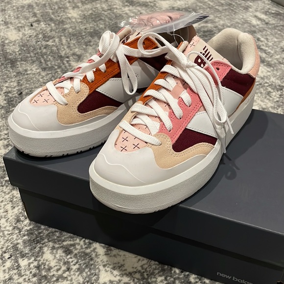 New Balance Never Worn Platform Sneakers - Picture 1 of 4